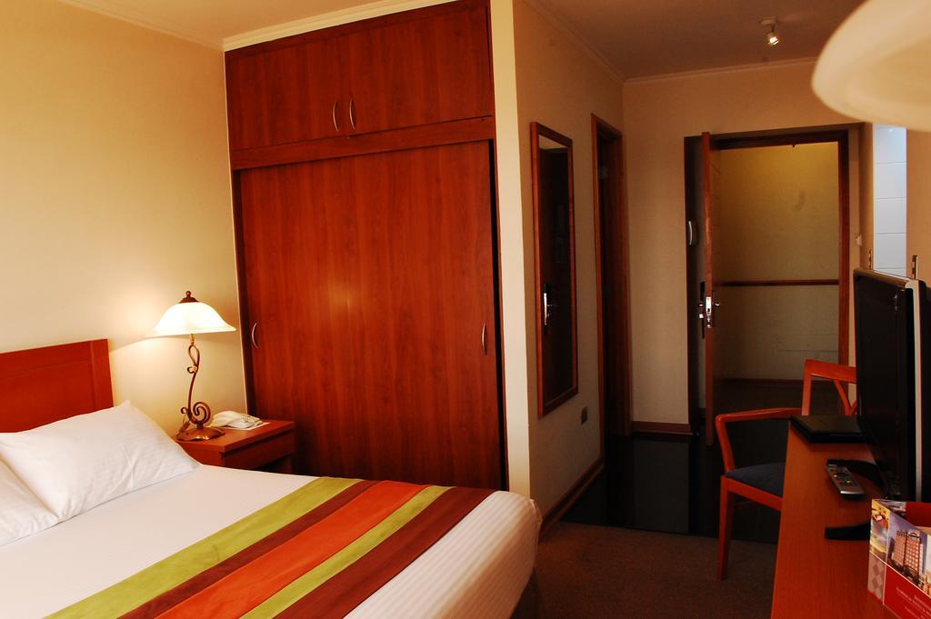 אנטופגסטה Hotel Florencia Suites & Apartments חדר תמונה